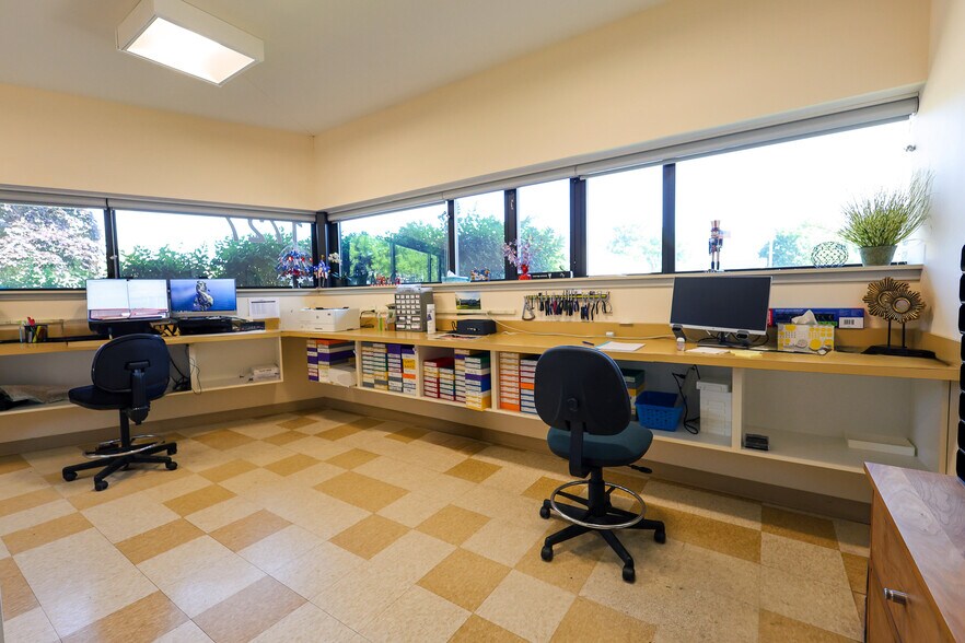 More Photos Of 1727 S Park St, Kalamazoo Medical For Sale