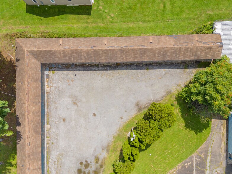 More Photos Of 549 E Stuart Dr, Galax Hotel For Sale