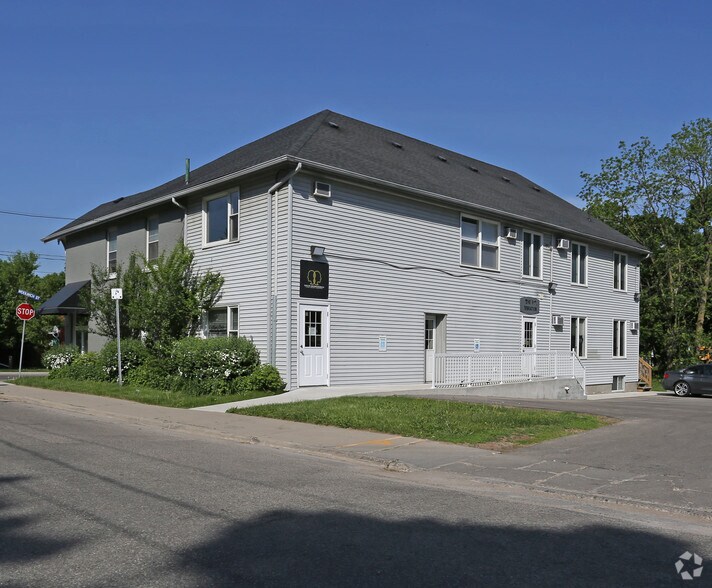More Photos Of 497 Woolwich St, Guelph Office Residential For Lease