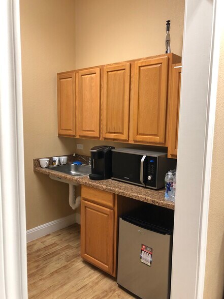 More Photos Of 1920 Corporate Dr, San Marcos Office For Sale