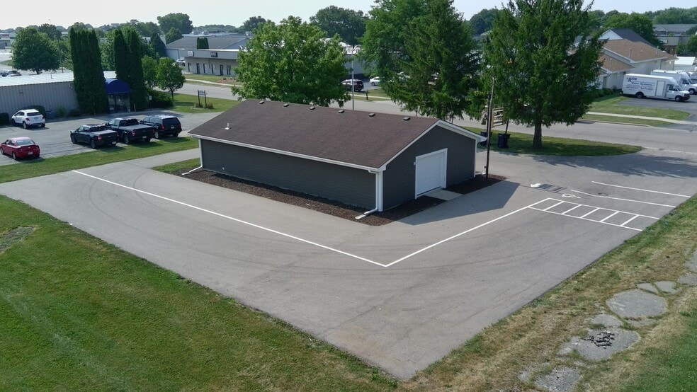 More Photos Of 1609 Plainfield Ave, Janesville Storefront Retail Office For Lease
