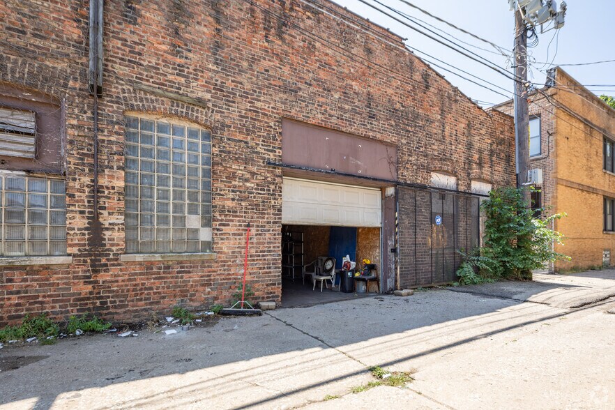 More Photos Of 2206 E 75th St, Chicago Auto Repair For Lease