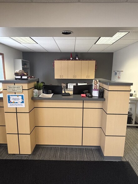 More Photos Of 830 E Green Bay Ave, Saukville Medical For Lease