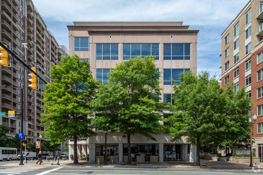 More Photos Of 801 N Quincy St, Arlington Office For Lease