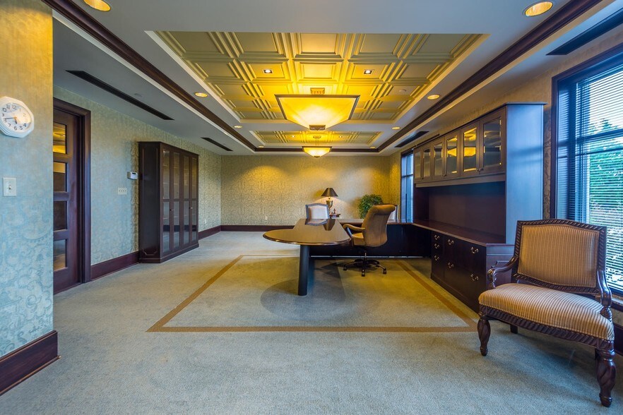 More Photos Of 1600 W Bloomfield Rd, Bloomington Medical For Sale