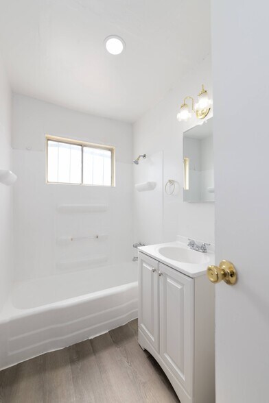 More Photos Of 2630 Sherwood St, Las Vegas Apartments For Sale