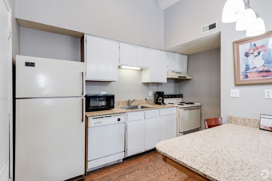 More Photos Of 4919 Lima Rd, Fort Wayne Hotel For Sale