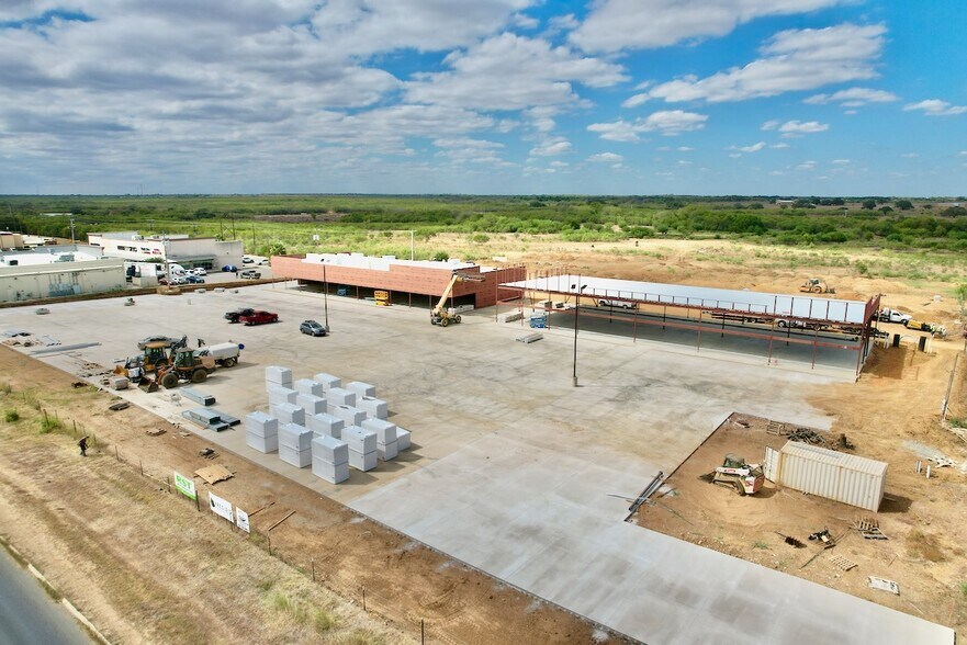 Primary Photo Of 901 Palmer Ln, Pleasanton Storefront Retail Office For Lease