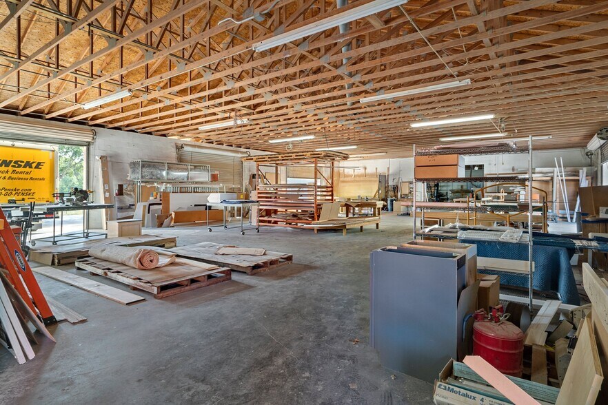 More Photos Of 9926 Denton Ave, Hudson Warehouse For Lease