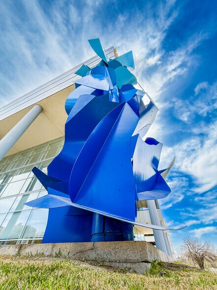 More Photos Of 40 NE Loop 410, San Antonio Office For Sale