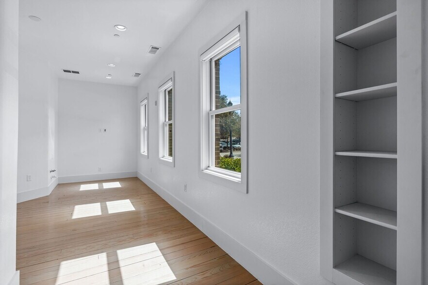 More Photos Of 161 Summit Ave, Southlake Office Residential For Lease