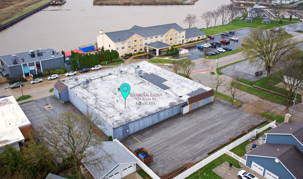 More Photos Of 125 Main St, Huron Bowling Alley For Sale