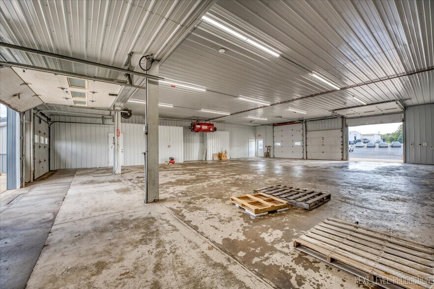 More Photos Of 2690 E Church St, Sandwich Warehouse For Lease