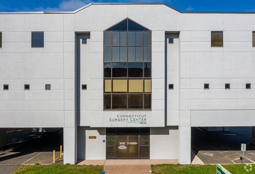 More Photos Of 81 Gillett St, Hartford Office For Sale