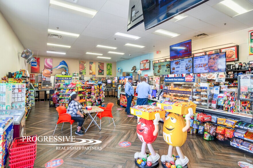 More Photos Of 43411 Monroe St, Indio Service Station For Sale