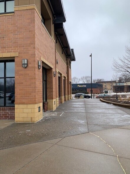 More Photos Of 3800 W Old Shakopee Rd, Bloomington Unknown For Lease