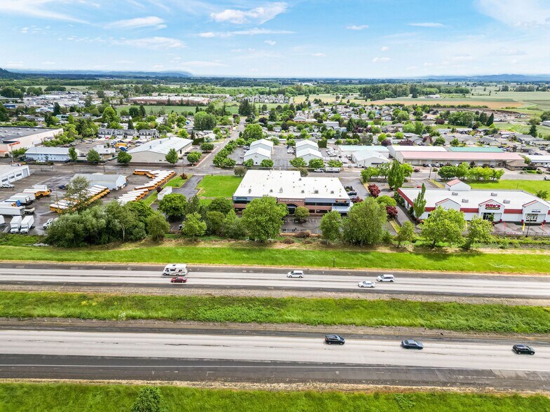 More Photos Of 1852 Fescue St SE, Albany Office For Sale