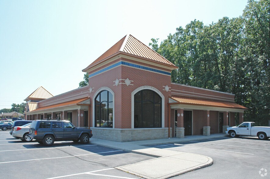 More Photos Of 7650 Harvest Dr, Schererville Bank For Lease