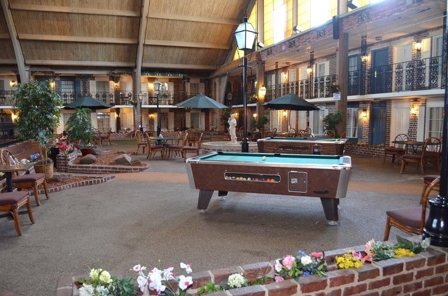 More Photos Of 2759 Mount Pleasant St, Burlington Hotel For Sale