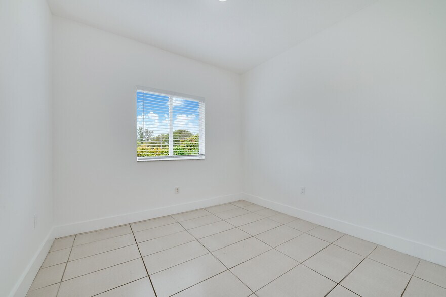 More Photos Of 750 SW 2nd St, Miami Apartments For Sale