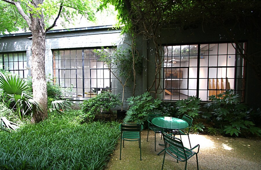 More Photos Of 4121 Commerce St, Dallas Unknown For Lease