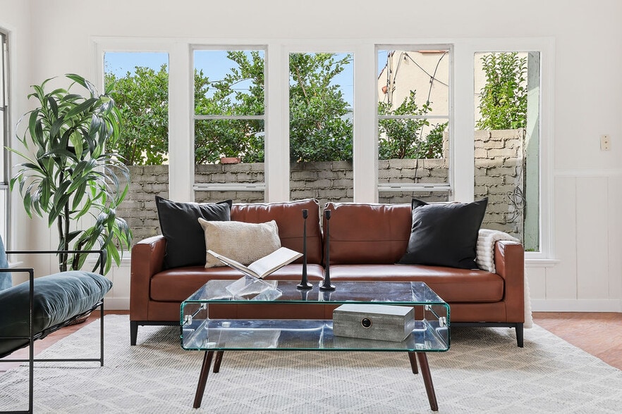 More Photos Of 10714 Valley Spring Ln, North Hollywood Apartments For Sale