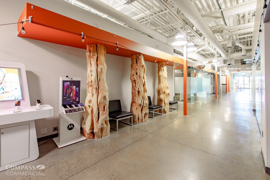 More Photos Of 2999 SW 6th St, Redmond Office For Lease