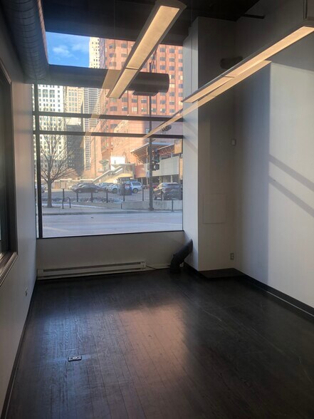 More Photos Of 161 W Harrison St, Chicago Apartments For Lease