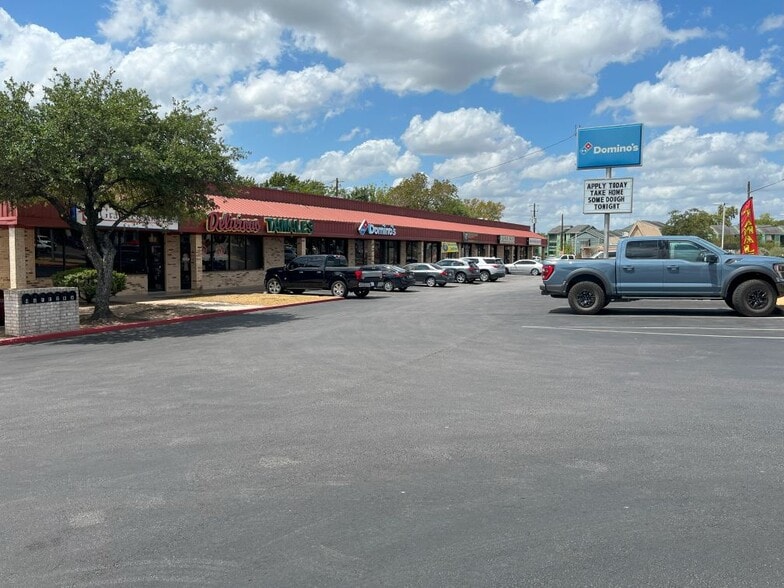 More Photos Of 1931 E Oltorf St, Austin Storefront For Sale