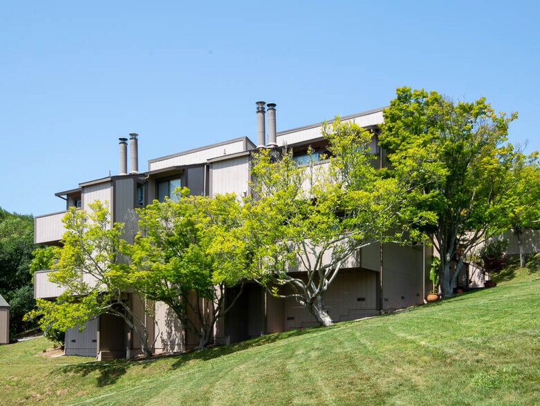 More Photos Of 17 Clay Ct, Novato Apartments For Sale