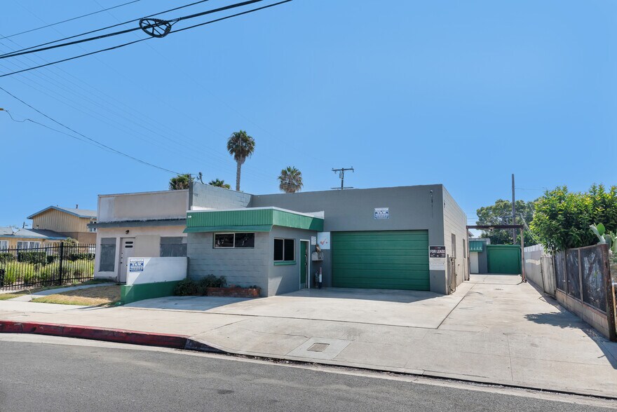 Primary Photo Of 11606 Inglewood Ave, Hawthorne Auto Repair For Lease