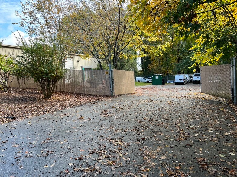 More Photos Of 337 NC Hwy 68, Greensboro Warehouse For Sale