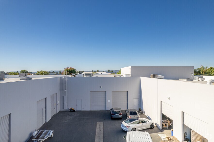 More Photos Of 28 Hammond, Irvine Warehouse For Sale