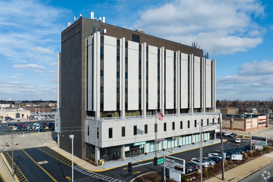 Primary Photo Of 7222 W Cermak Rd, North Riverside Office For Lease