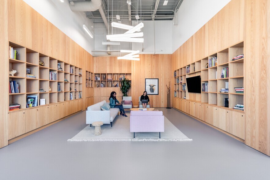 More Photos Of 800 Town And Country Blvd, Houston Coworking Space