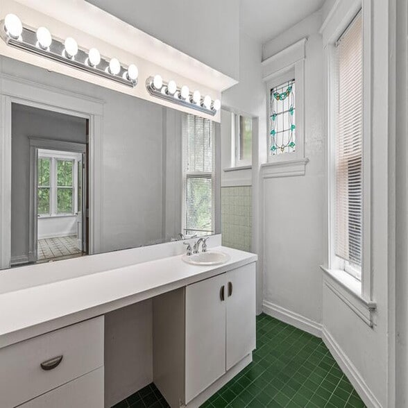 More Photos Of 1722 Waverly Pl, Saint Louis Apartments For Sale