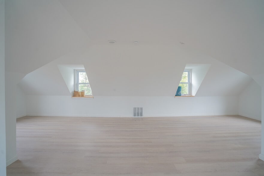 More Photos Of 625 Byberry Rd, Philadelphia Funeral Home For Sale