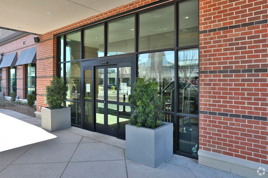 More Photos Of 1060 Center St, North Augusta Hotel For Sale