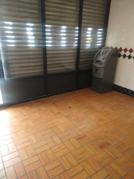 More Photos Of 6142 Lansdowne Ave, Philadelphia Restaurant For Lease