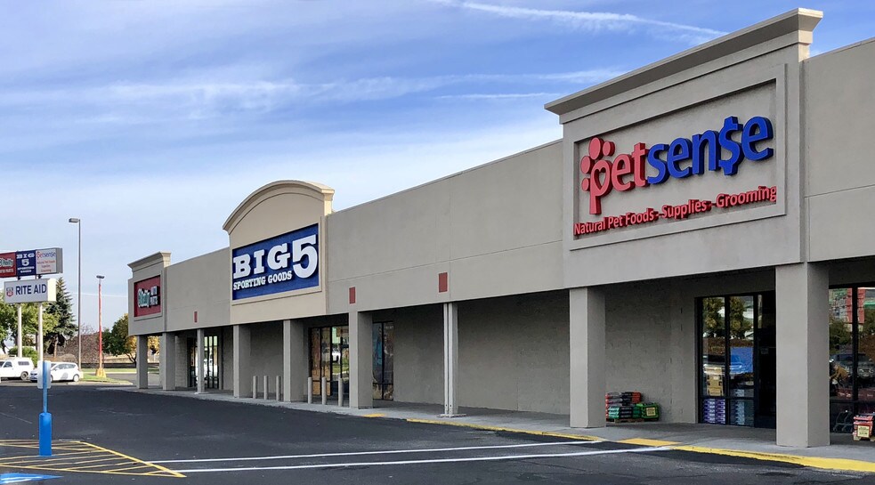 More Photos Of 2200-2212 Island Ave, La Grande Unknown For Lease