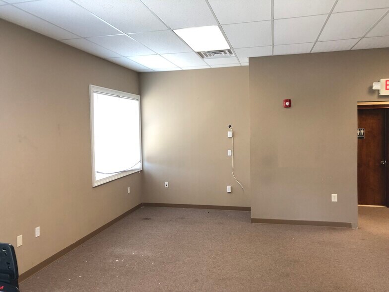 More Photos Of 160 Lanza Ave, Garfield Medical For Sale