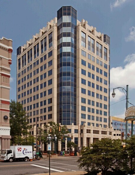 More Photos Of 100 Peabody Pl, Memphis Office For Lease