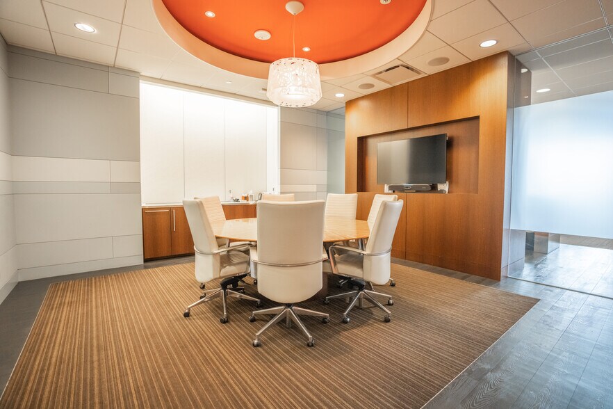 More Photos Of 2000 Avenue of the Stars, Los Angeles Office For Sale
