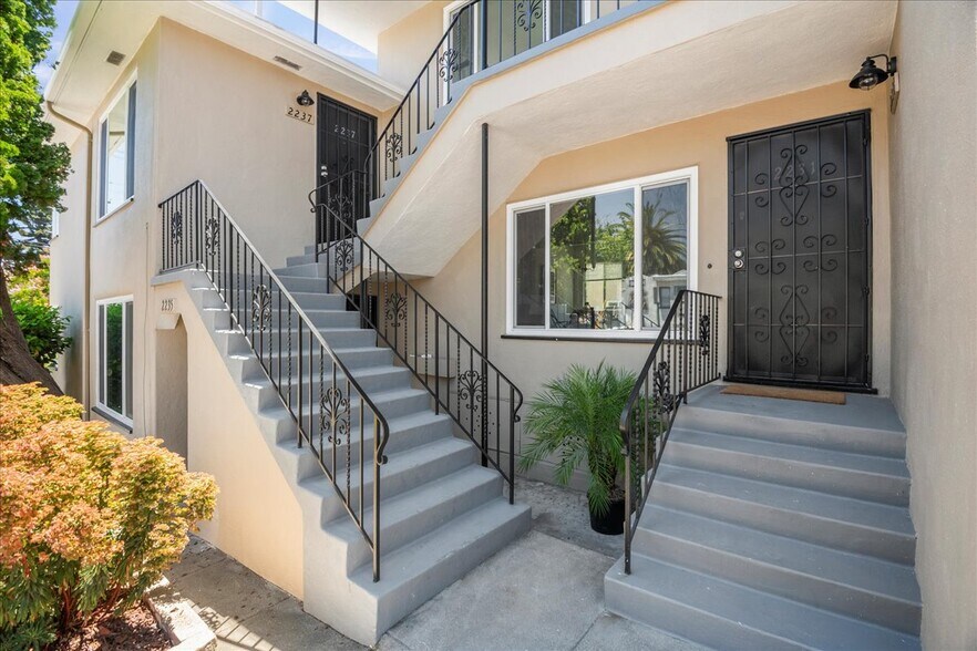 More Photos Of 2231 E 28th St, Oakland Apartments For Sale