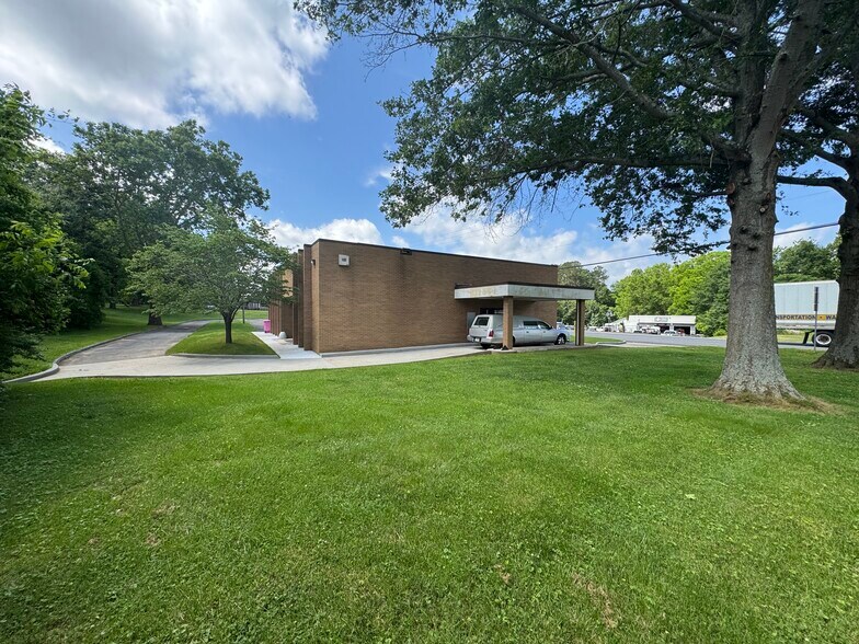 More Photos Of 2764 Highway 411 Se, Fairmount Medical For Sale
