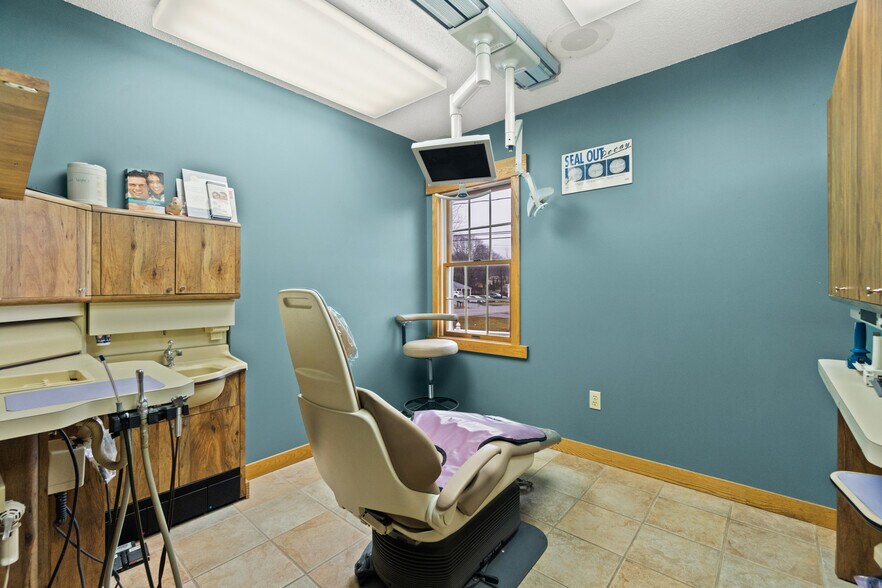 More Photos Of 197 Norwich New London Tpke, Uncasville Medical For Sale