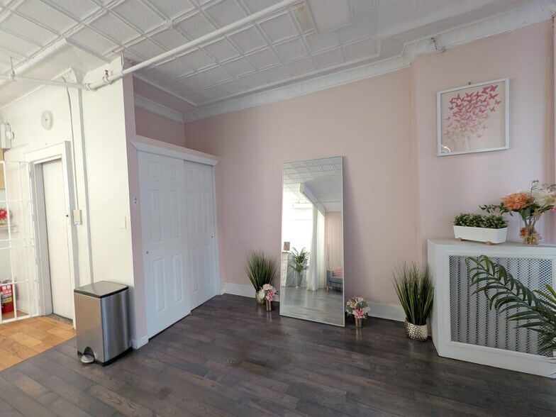 More Photos Of 56 W 39th St, New York Office For Lease