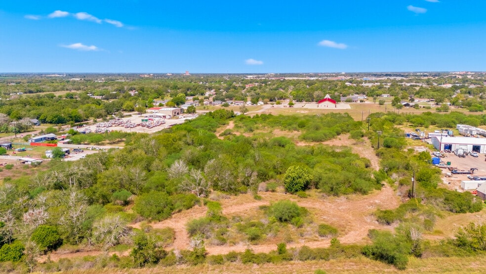 More Photos Of 2904 US Highway 59 Hwy, Victoria Land For Sale