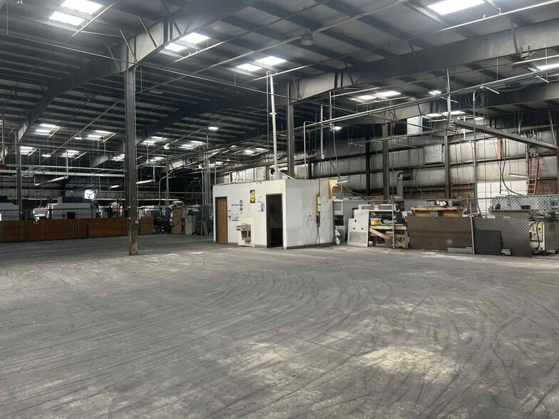 More Photos Of 1010 W Kershaw St, Ogden Manufacturing For Lease