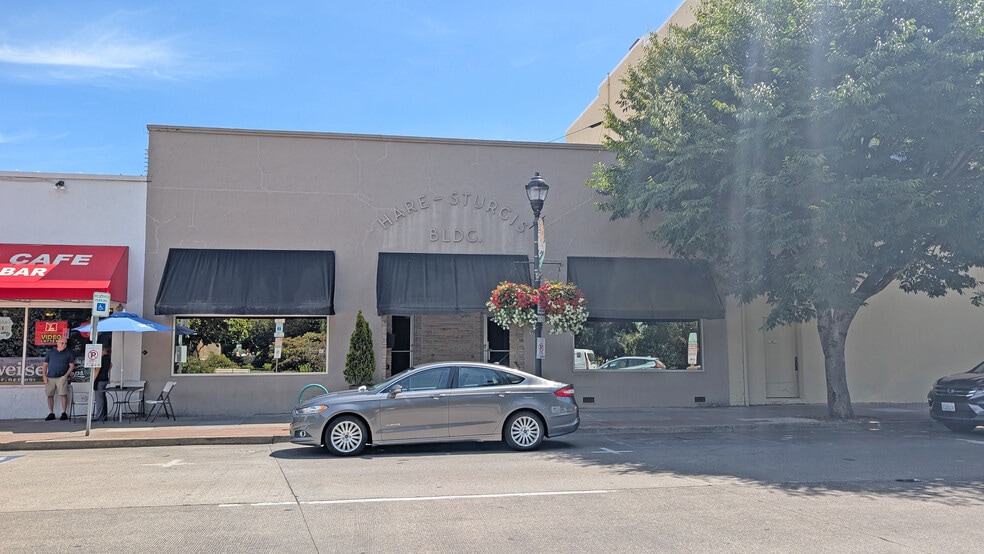 More Photos Of 126 NE 2nd Ave, Hillsboro Storefront For Sale